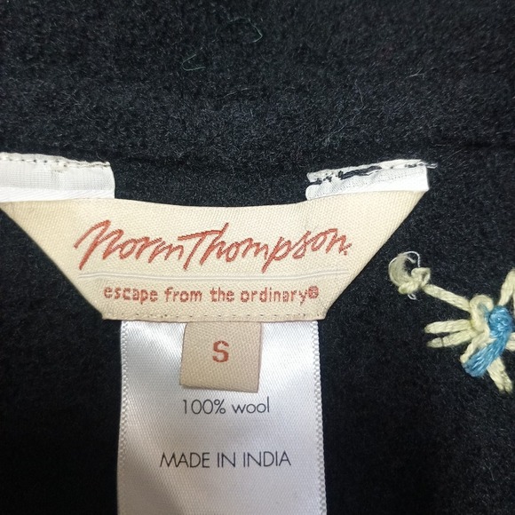 Norm Thompson 100% Wool Black Sweater Cardigan Jacket Embroidery Paisley Small - Picture 3 of 7